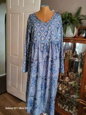Boho Blue Floral V-Neck Women's Maxi Dress